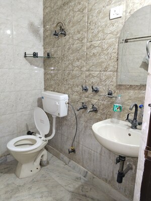 Bathroom in 1 BHK Apartment at Khirki Extension – for Rent
