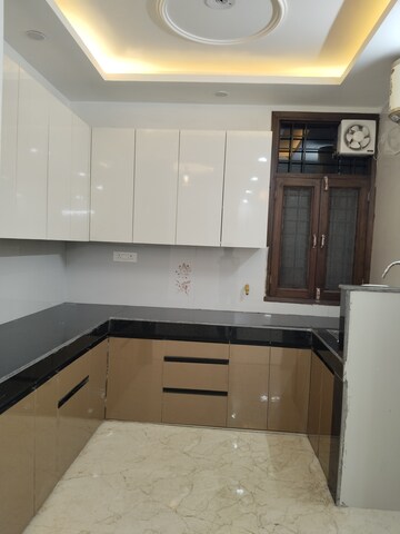 Kitchen in 2 BHK Apartment at Khirki Extension – for Rent