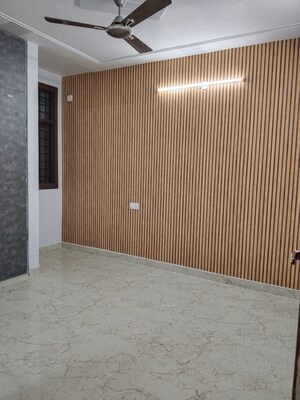 Room in 2 BHK Apartment at Khirki Extension – for Rent