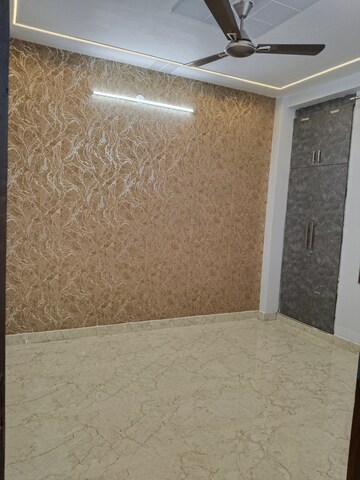 Room in 2 BHK Apartment at Khirki Extension – for Rent