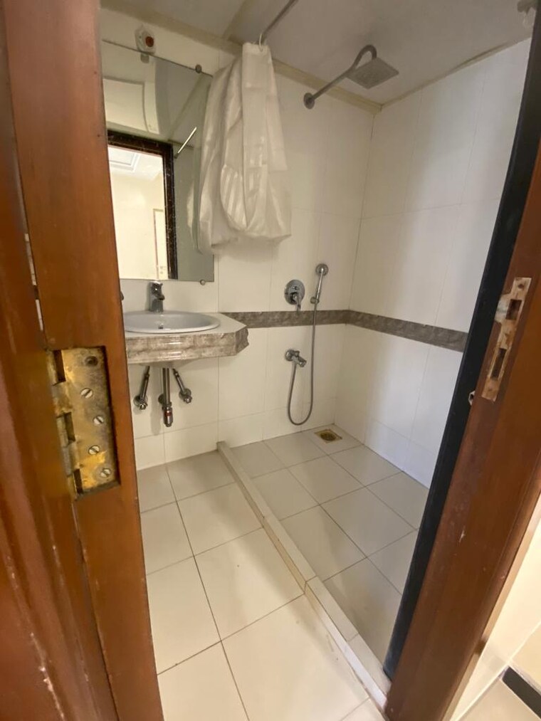 Bathroom, llyod-estate 2 Bedroom 700 Sq.Ft. Apartment In Wadala Mumbai 9624352