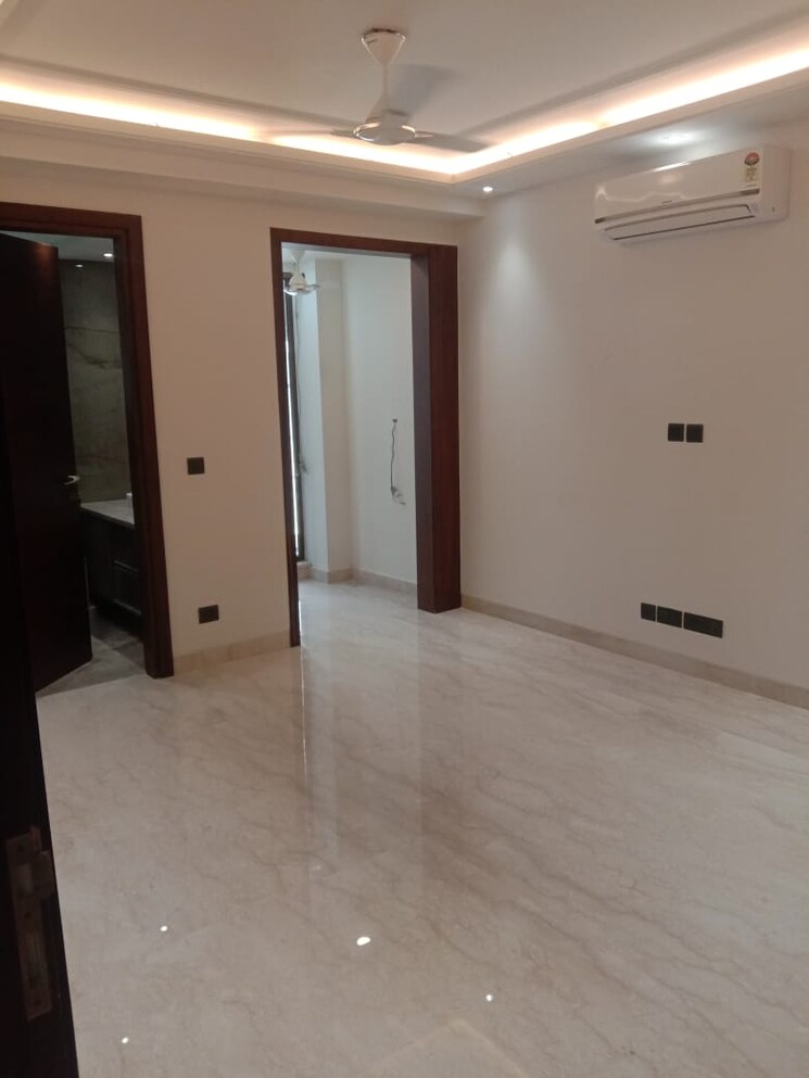 Room, greater kailash i 3 Bedroom 1800 Sq.Ft. Apartment In Greater Kailash I Delhi 9499978