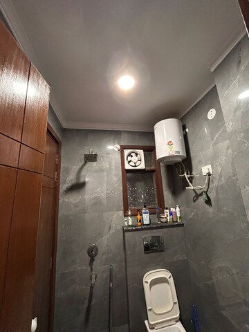 Furnished Amenities in 1 BHK Builder Floor at Saket – for Rent