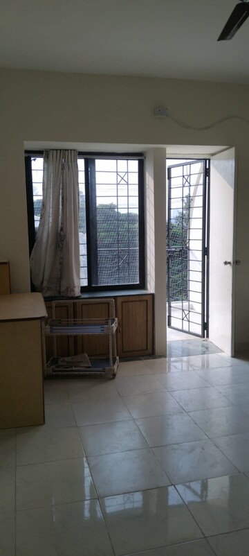 Room in 2 BHK Apartment at Nirmiti Horizon, Aundh – for Rent