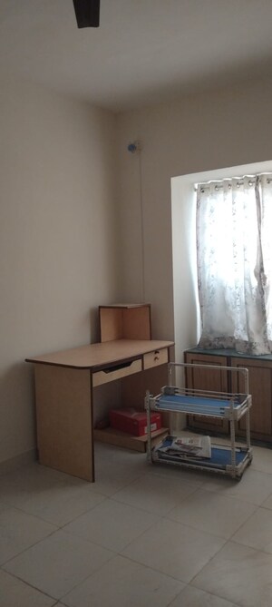 Room in 2 BHK Apartment at Nirmiti Horizon, Aundh – for Rent