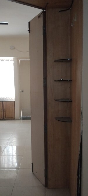 Room in 2 BHK Apartment at Nirmiti Horizon, Aundh – for Rent