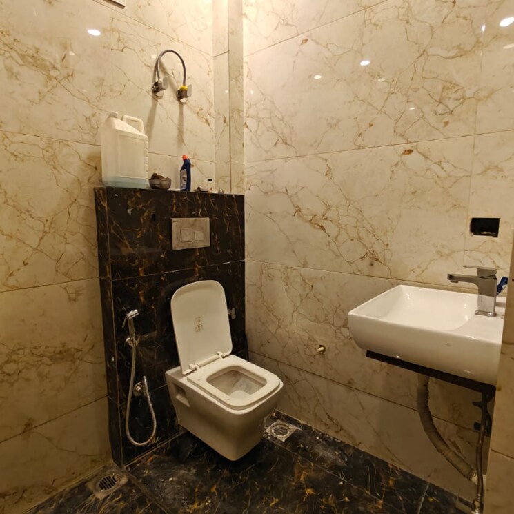 Bathroom, lajpat nagar 2 Bedroom 900 Sq.Ft. Independent House In Lajpat Nagar Delhi 9624446