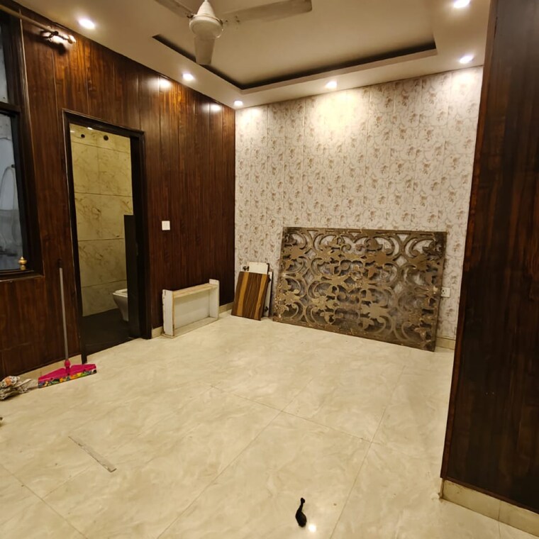 Room, lajpat nagar 2 Bedroom 900 Sq.Ft. Independent House In Lajpat Nagar Delhi 9624446