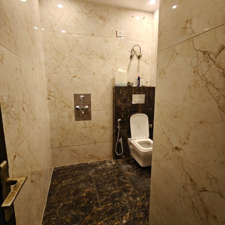 Bathroom, lajpat nagar 2 Bedroom 900 Sq.Ft. Independent House In Lajpat Nagar Delhi 9624446