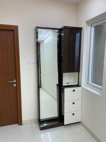 Room in 2.5 BHK Apartment at Aparna Sarovar Zenith, Nallagandla – for Rent