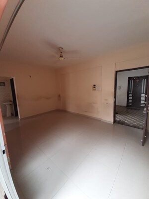 Room in 3 BHK Apartment at Kunal Crimson, Aundh – for Rent