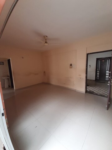 Room in 3 BHK Apartment at Kunal Crimson, Aundh – for Rent