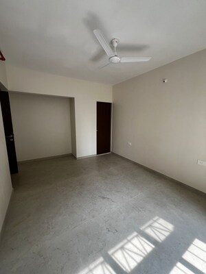 Room in 2 BHK Apartment at Dosti West County, Balkum Pada – for Rent