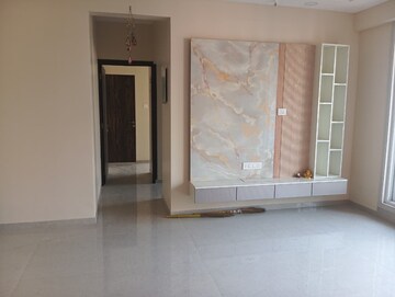 Room in 2 BHK Apartment at Hiranandani Delanna, Ghodbunder Road – for Rent