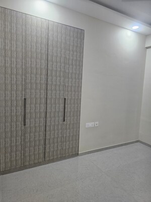 Room in 2 BHK Apartment at Hiranandani Delanna, Ghodbunder Road – for Rent