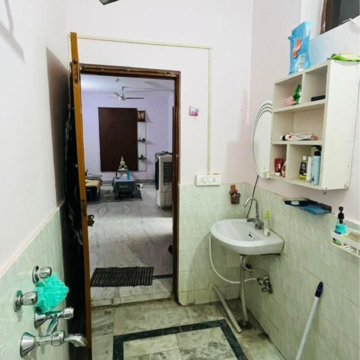 Bathroom in 3 BHK Villa at Sector 21 – for Rent