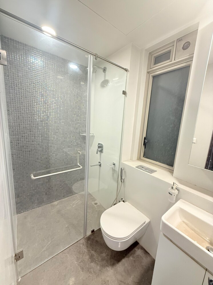 Bathroom, lodha-the-park 3 Bedroom 1490 Sq.Ft. Apartment In Worli Mumbai 9624491