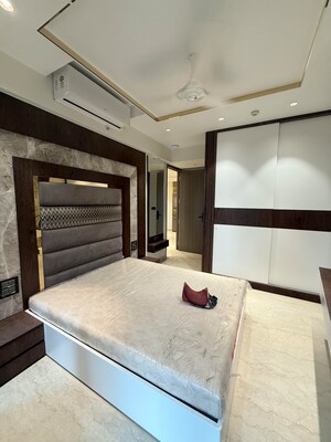 Room in 3 BHK Apartment at Lodha The Park, Worli – for Sale