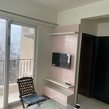 Room in 2 BHK Apartment at Signature The Serenas, Sohna Sector 33 – for Rent