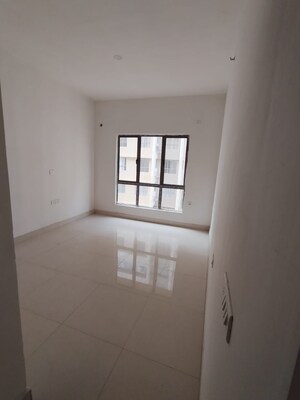 Room in 2 BHK Apartment at Siddha Suburbia, Narendrapur – for Rent