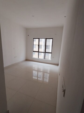 Room in 2 BHK Apartment at Siddha Suburbia, Narendrapur – for Rent