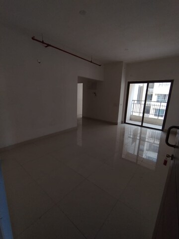 Room in 2 BHK Apartment at Siddha Suburbia, Narendrapur – for Rent