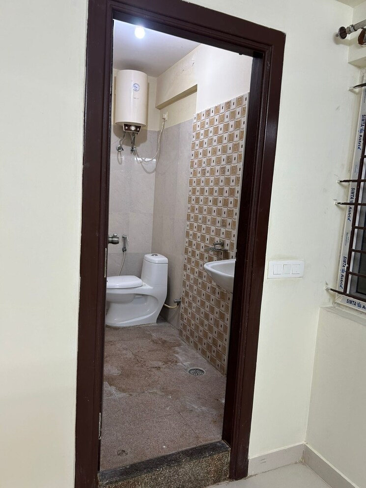 Bathroom, signature-vr-meadows 2 Bedroom 969 Sq.Ft. Apartment In Electronic City Phase I Bangalore 9624336