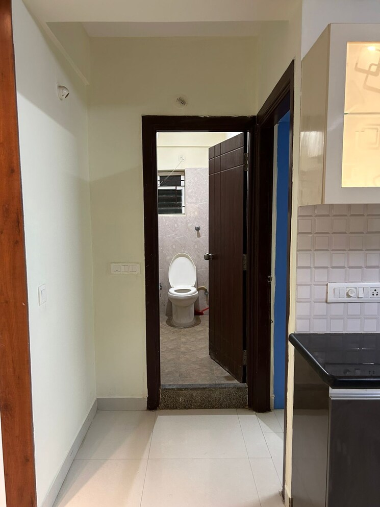 Bathroom, signature-vr-meadows 2 Bedroom 969 Sq.Ft. Apartment In Electronic City Phase I Bangalore 9624336