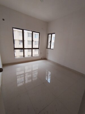 Room in 2 BHK Apartment at Siddha Suburbia, Narendrapur – for Rent