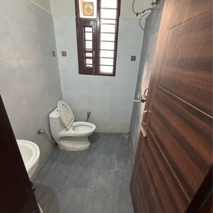 Bathroom, kharar mohali road 2 Bedroom 980 Sq.Ft. Apartment In Kharar Mohali Road Kharar 9624531