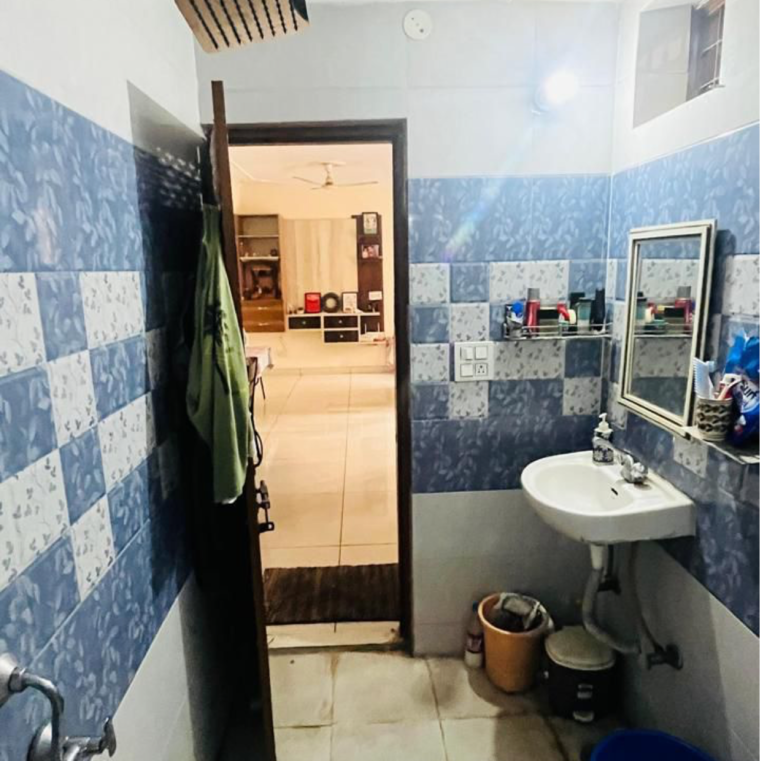 Attached Bathroom, sector 21 2.5 Bedroom 1350 Sq.Ft. Villa In Sector 21 Gurgaon 9624532