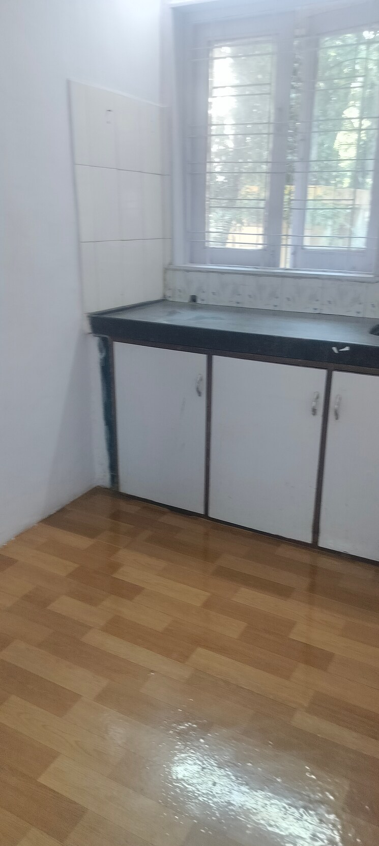 Room, montana-chs 1 Bedroom 400 Sq.Ft. Apartment In Andheri West Mumbai 9624519