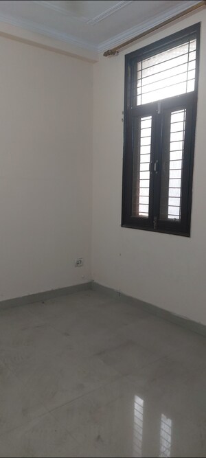Room in 1 BHK Apartment at Aadharshila Apartment, Sarita Vihar – for Rent