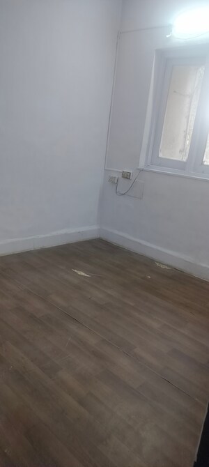 Room in 1 BHK Apartment at Montana CHS, Andheri West – for Rent