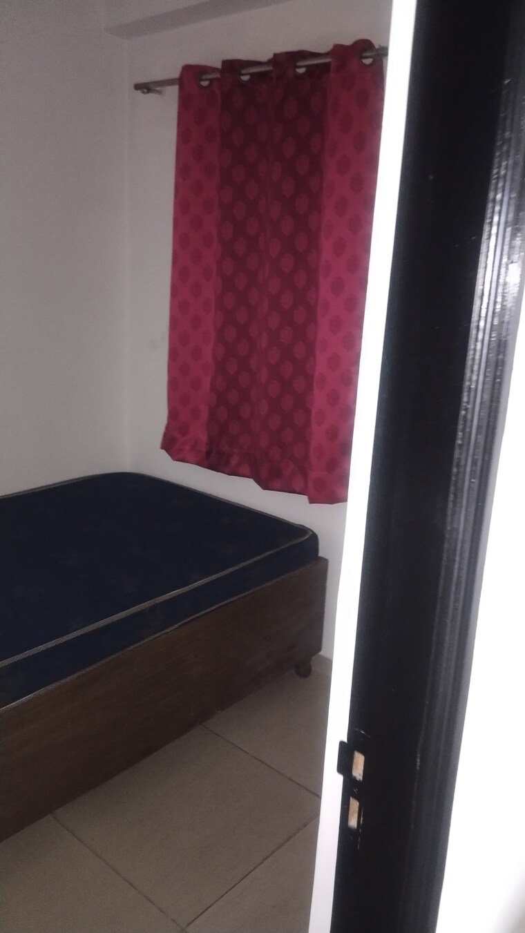 Bedroom, sector 121 2.5 Bedroom 1075 Sq.Ft. Apartment In Sector 121 Noida 9624555