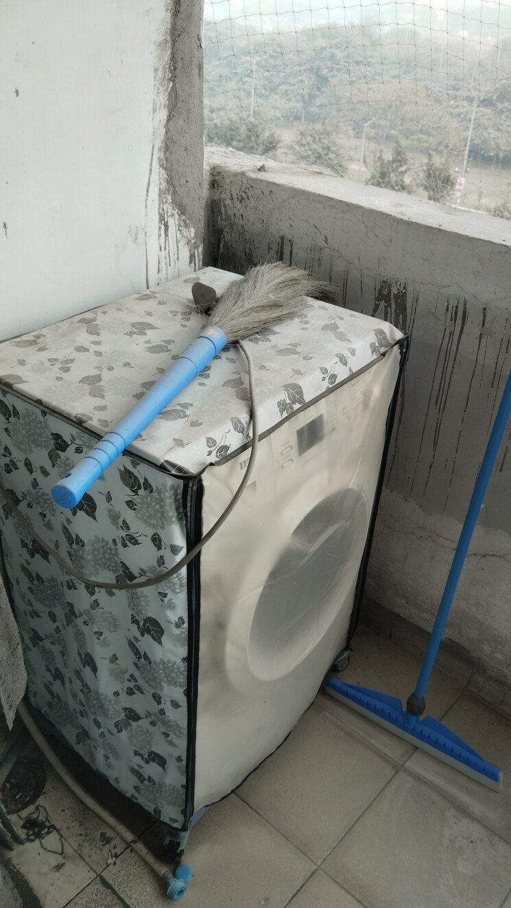 Bathroom, sector 121 2.5 Bedroom 1075 Sq.Ft. Apartment In Sector 121 Noida 9624555