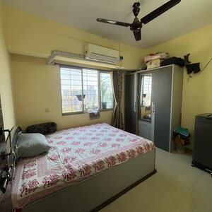 Bedroom in 1 BHK Apartment at Vikhroli West – for Rent