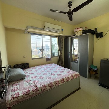 Bedroom in 1 BHK Apartment at Vikhroli West – for Rent