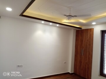 Room in 3 BHK Builder Floor at Amolik Residency, Sector 86 – for Sale