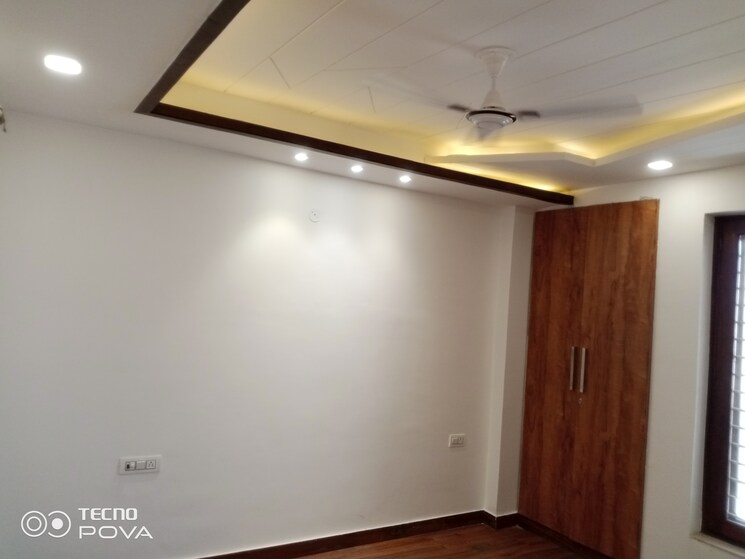 Room, amolik-residency 3 Bedroom 120 Sq.Yd. Builder Floor In Sector 86 Faridabad 9624561