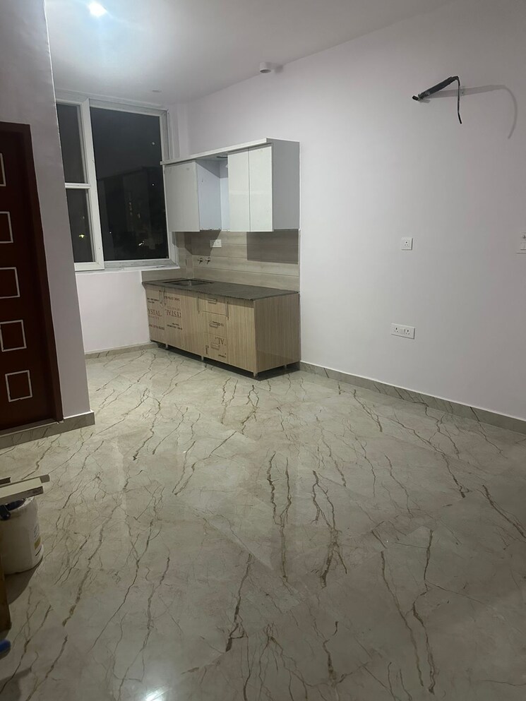 Room, sector 57 2 Bedroom 1500 Sq.Ft. Apartment In Sector 57 Gurgaon 9624570