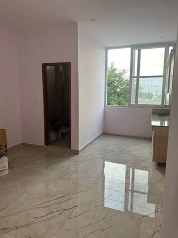 Room in 2 BHK Apartment at Sector 57 – for Rent