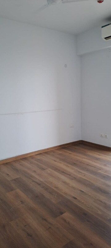 Room in 3 BHK Apartment at Emaar Palm Gardens, Sector 83 – for Sale