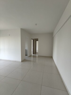 2 BHK Apartment For Rent in Godrej Tranquil, Kandivali East