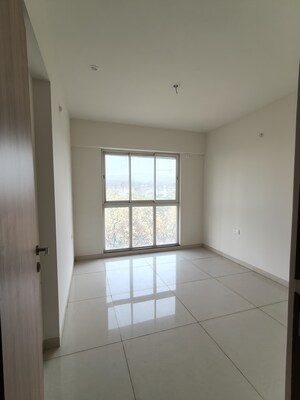 Room in 2 BHK Apartment at Godrej Tranquil, Kandivali East – for Rent