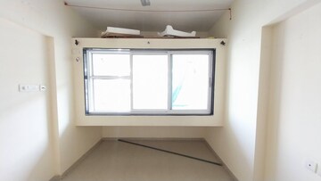 Room in 1 BHK Apartment at Spring Grove Uno Society, Kandivali East – for Rent