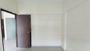 Room in 1 BHK Apartment at Spring Grove Uno Society, Kandivali East – for Rent