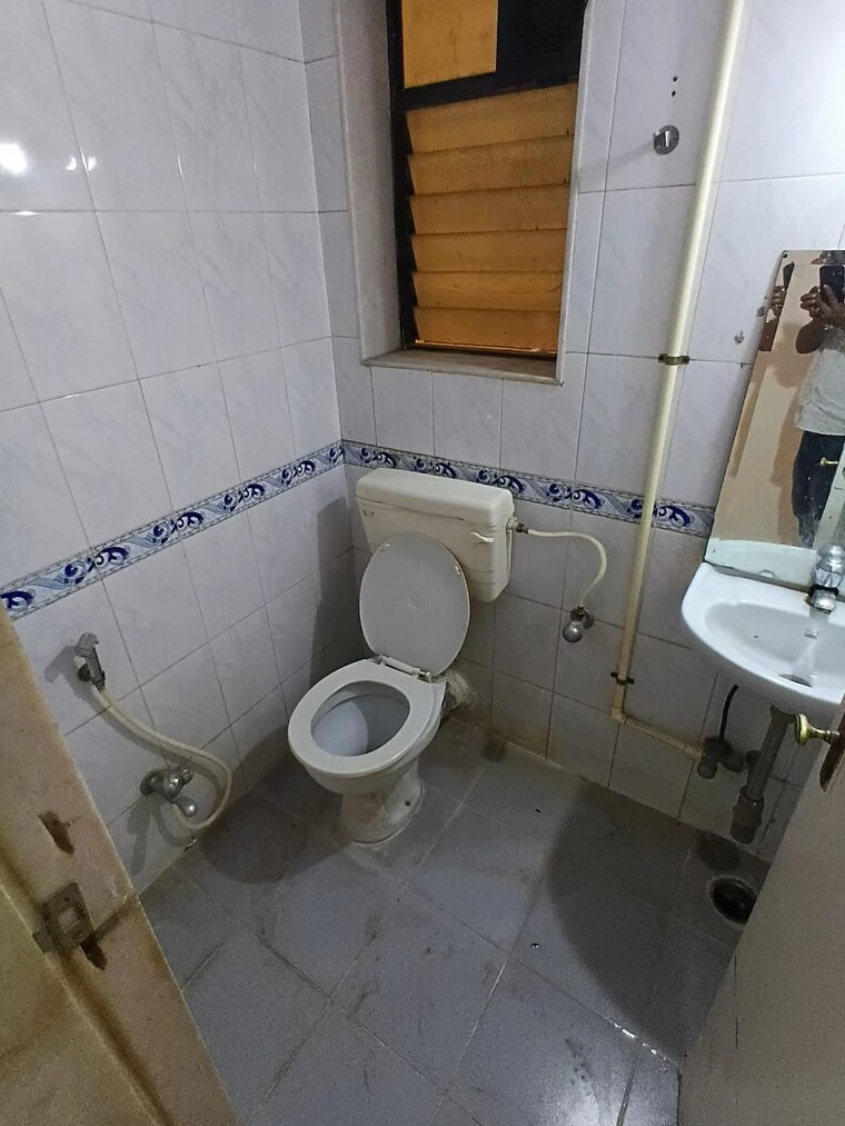 Attached Bathroom, lokhandwala-infrastructure-spring-leaf 1 Bedroom 400 Sq.Ft. Apartment In Kandivali East Mumbai 9624624