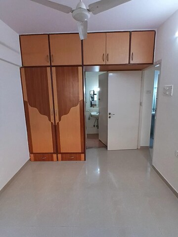 Room in 1 BHK Apartment at Lokhandwala Infrastructure Spring Leaf, Kandivali East – for Rent