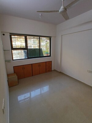 Room in 1 BHK Apartment at Lokhandwala Infrastructure Spring Leaf, Kandivali East – for Rent